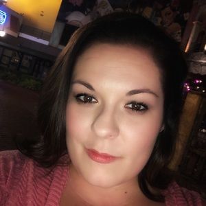 Meet your Posher, Jenelle